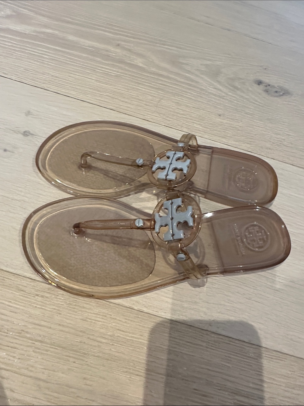 Tory Burch Transparent Tan Logo Jelly Sandals - Picture 2 of 2
